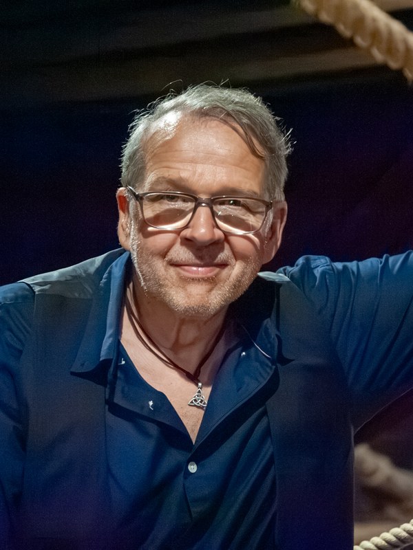 Dete – Gesang und Gitarre